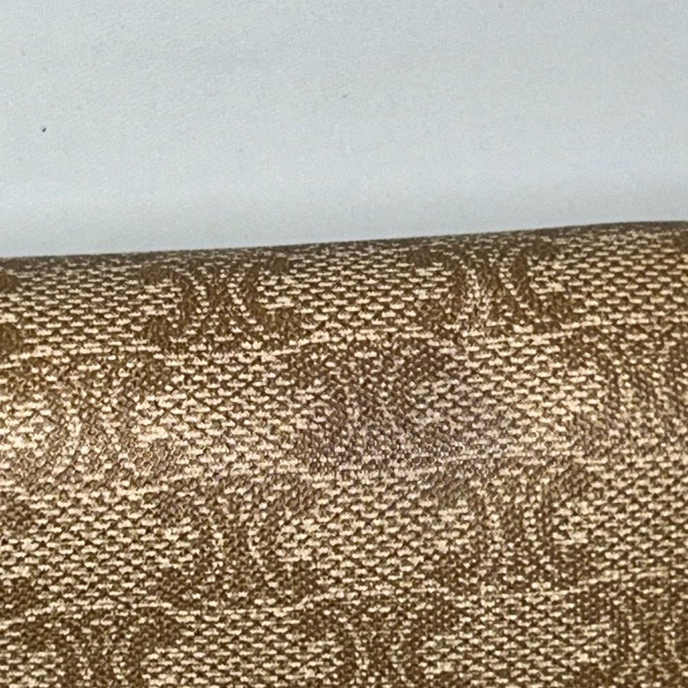 Pre loved Celine Macadam vinyl portfolio crossbody bag - Picture 12 of 15